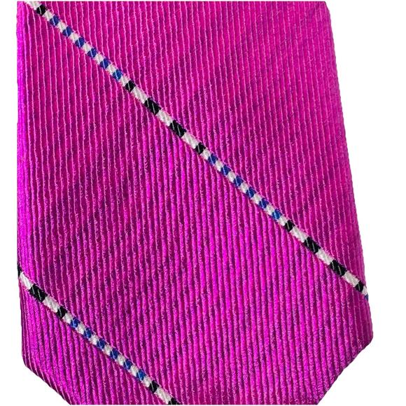MICHAEL KORS 100% SILK PINK DIAGONAL STRIPE TIE 2.5 in x 54 in. PREPPY CLASSIC - Picture 3 of 3